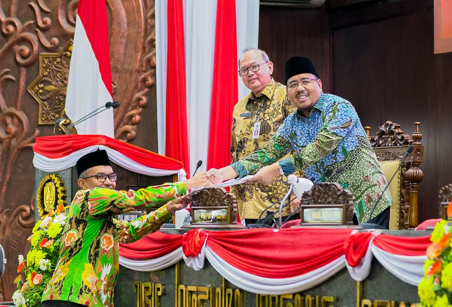 9 Fraksi DPRD Jatim Sampaikan Pemandangan Umum Raperda RUED