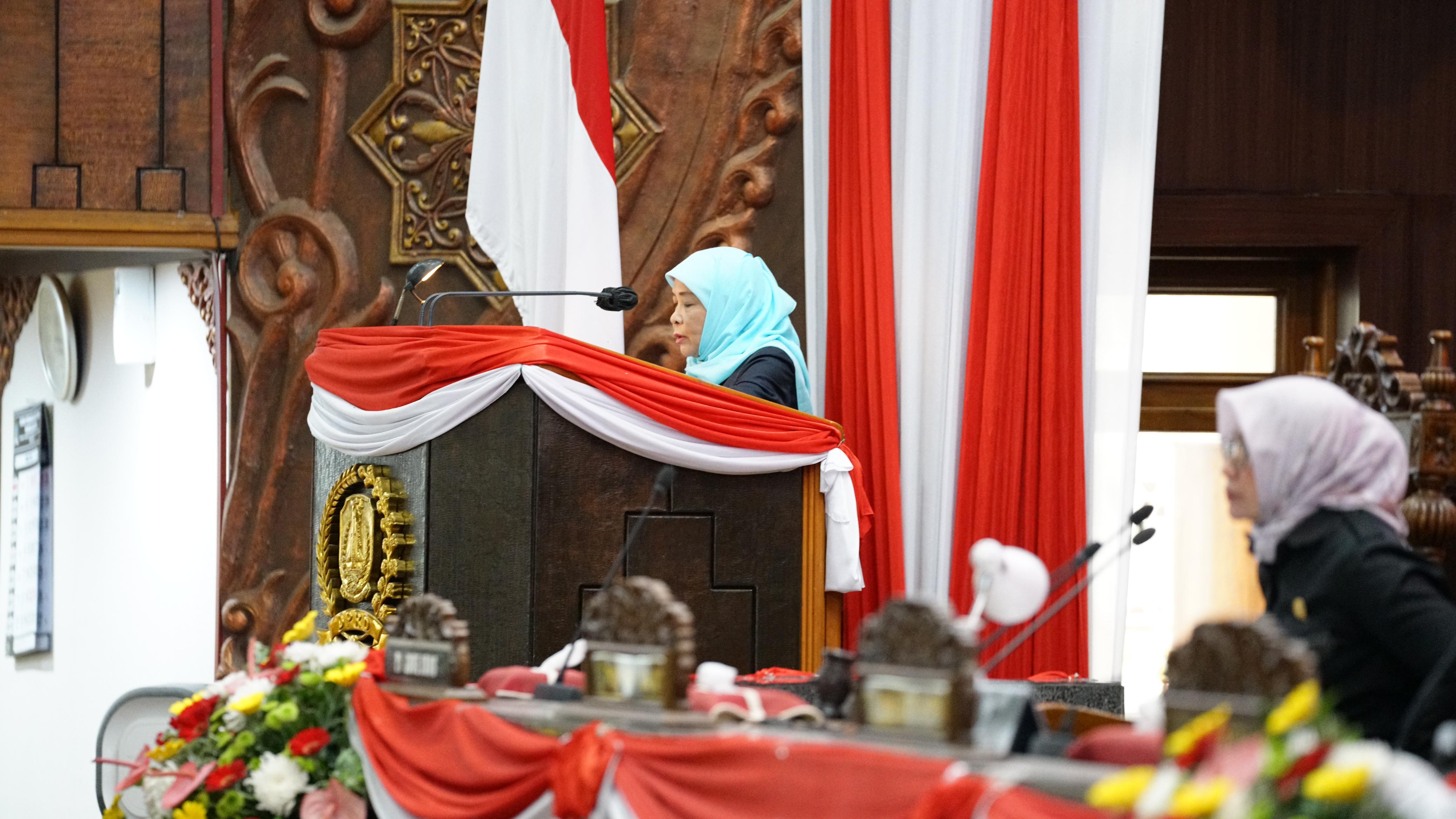 Juru Bicara Fraksi PKB DPRD Jatim, Umi Zahrok