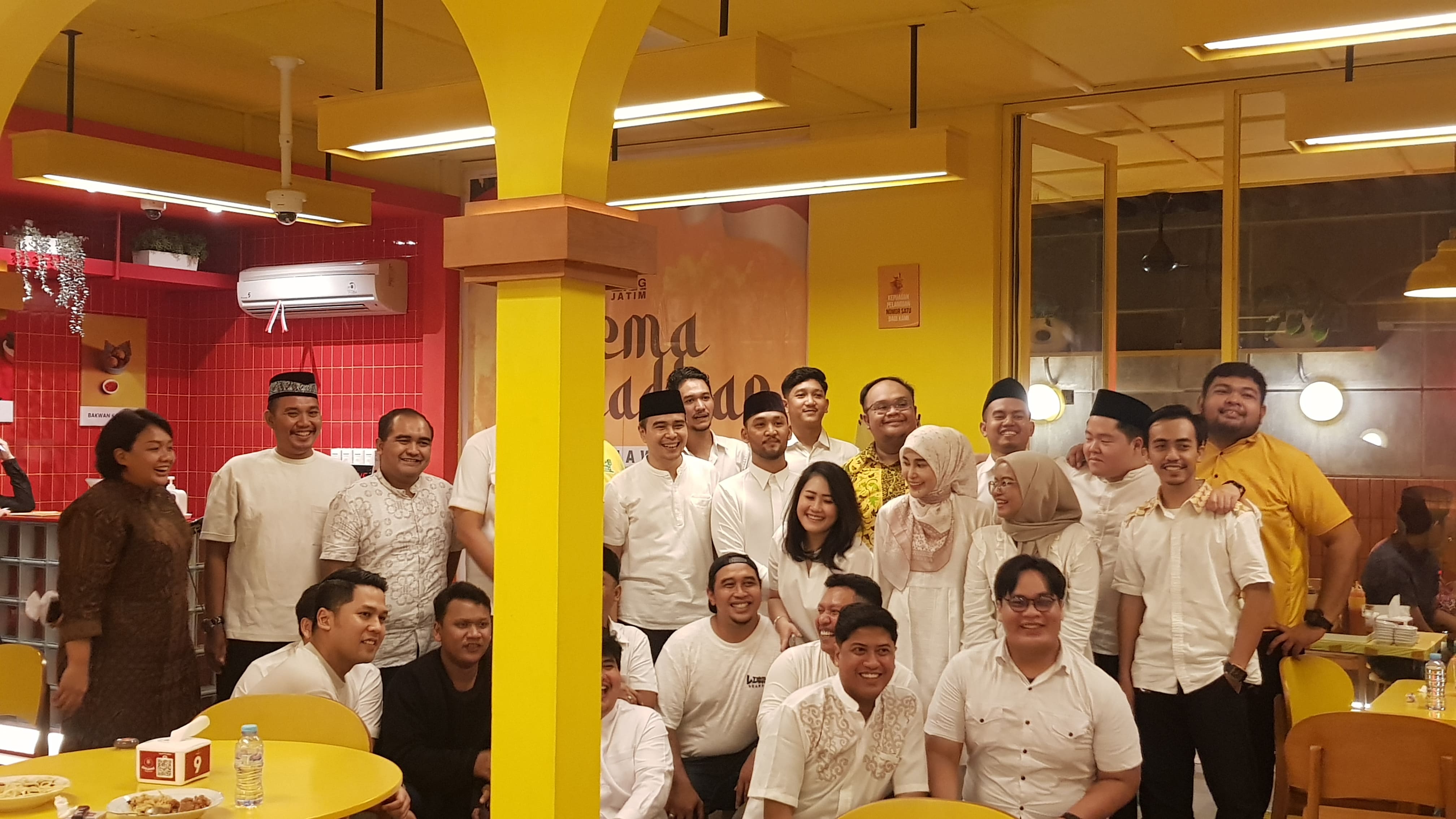 Pengurus Daerah Angkatan Muda Partai Golkar (PD AMPG) Jawa Timur yang dipimpin langsung ketuanya Pranaya Yudha Mahardika