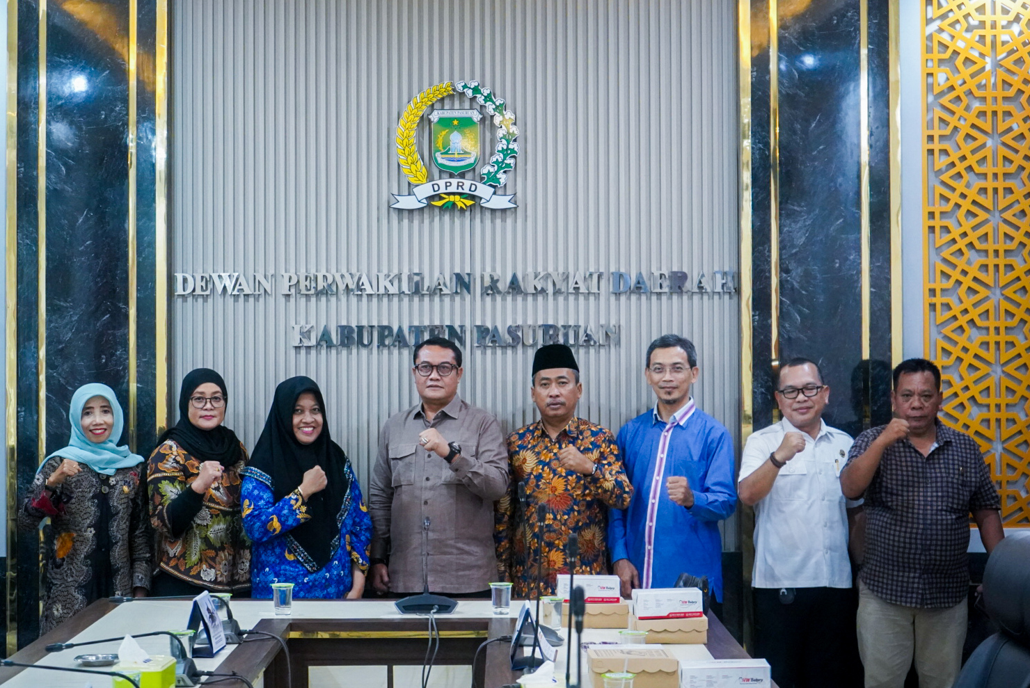 Wakil Ketua Badan Kehormatan Jajuk Rendra Kresna turut hadir dalam Kunjungan yang dipimpin langsung oleh Ketua Badan Kehormatan DPRD Provinsi Jawa Timur Agung Wicaksono ke DPRD Kabupaten Pasuruan.