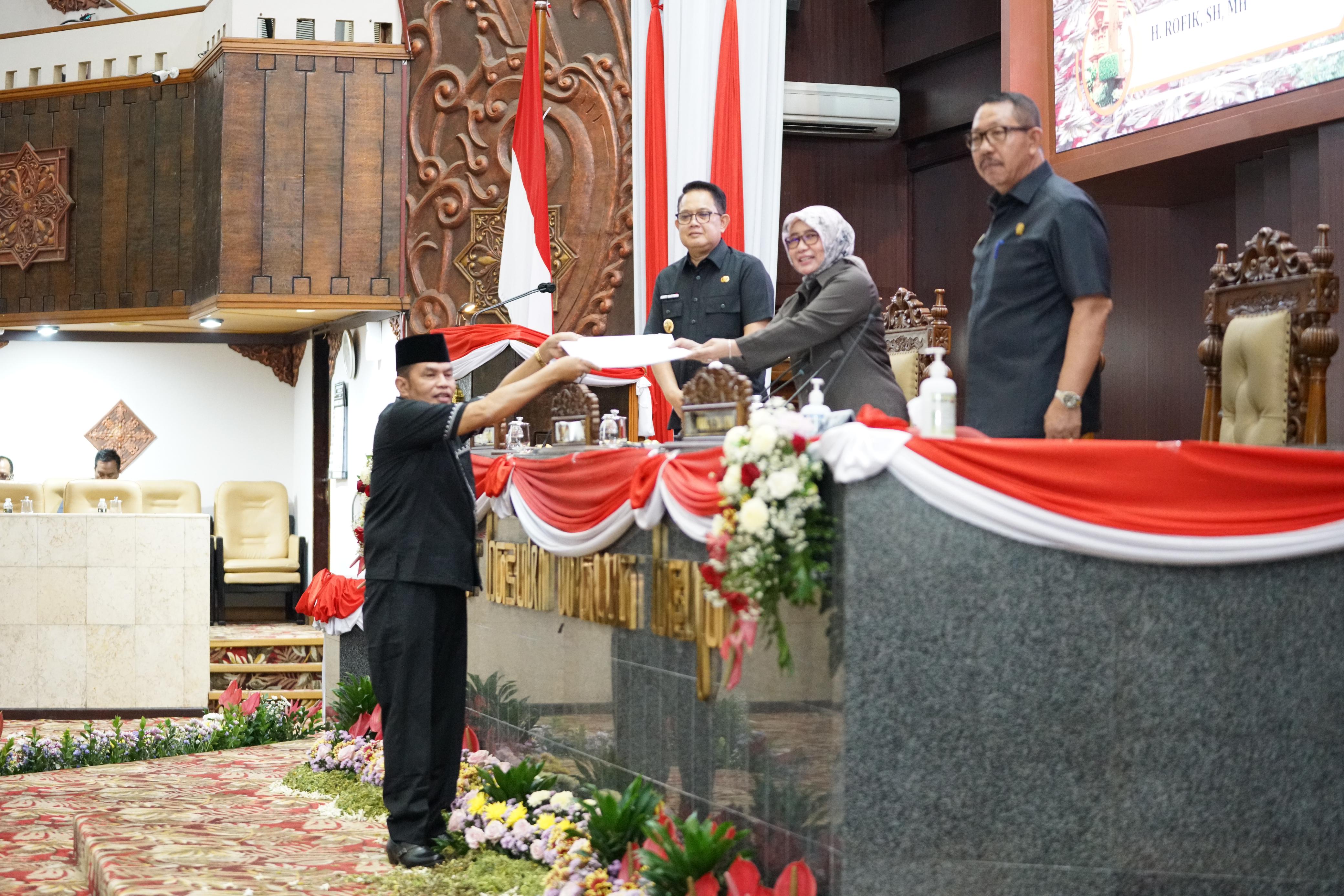 Fraksi-Fraksi DPRD Jatim Pertanyakan Pertanggungjawaban Pelaksanaan APBD 2023