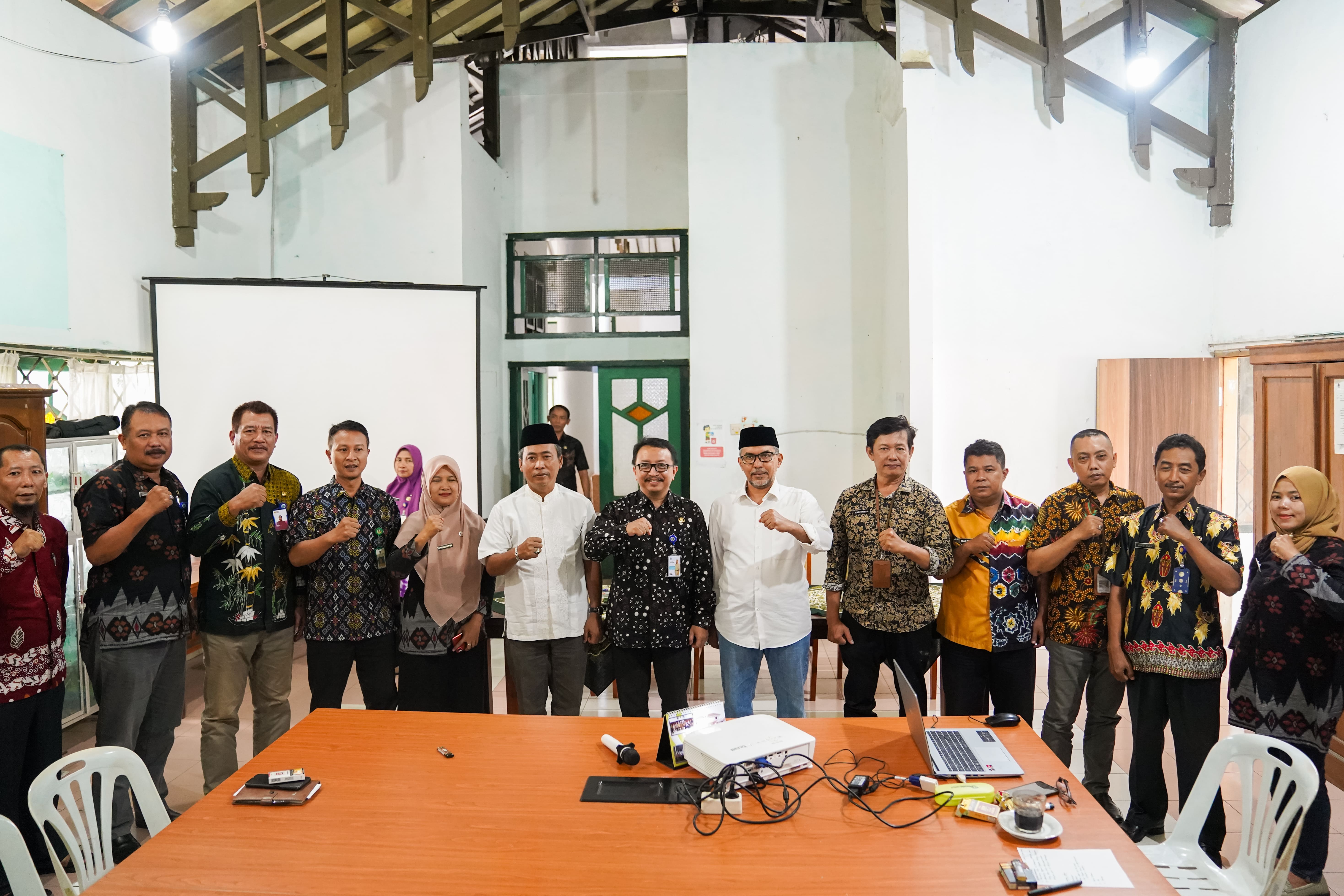 Wakil Komisi B DPRD Provinsi Jawa Timur Mahdi mendorong optimalisasi pemanfaatan potensi perhutanan sosial di Wilayah Kabupaten Bondowoso.