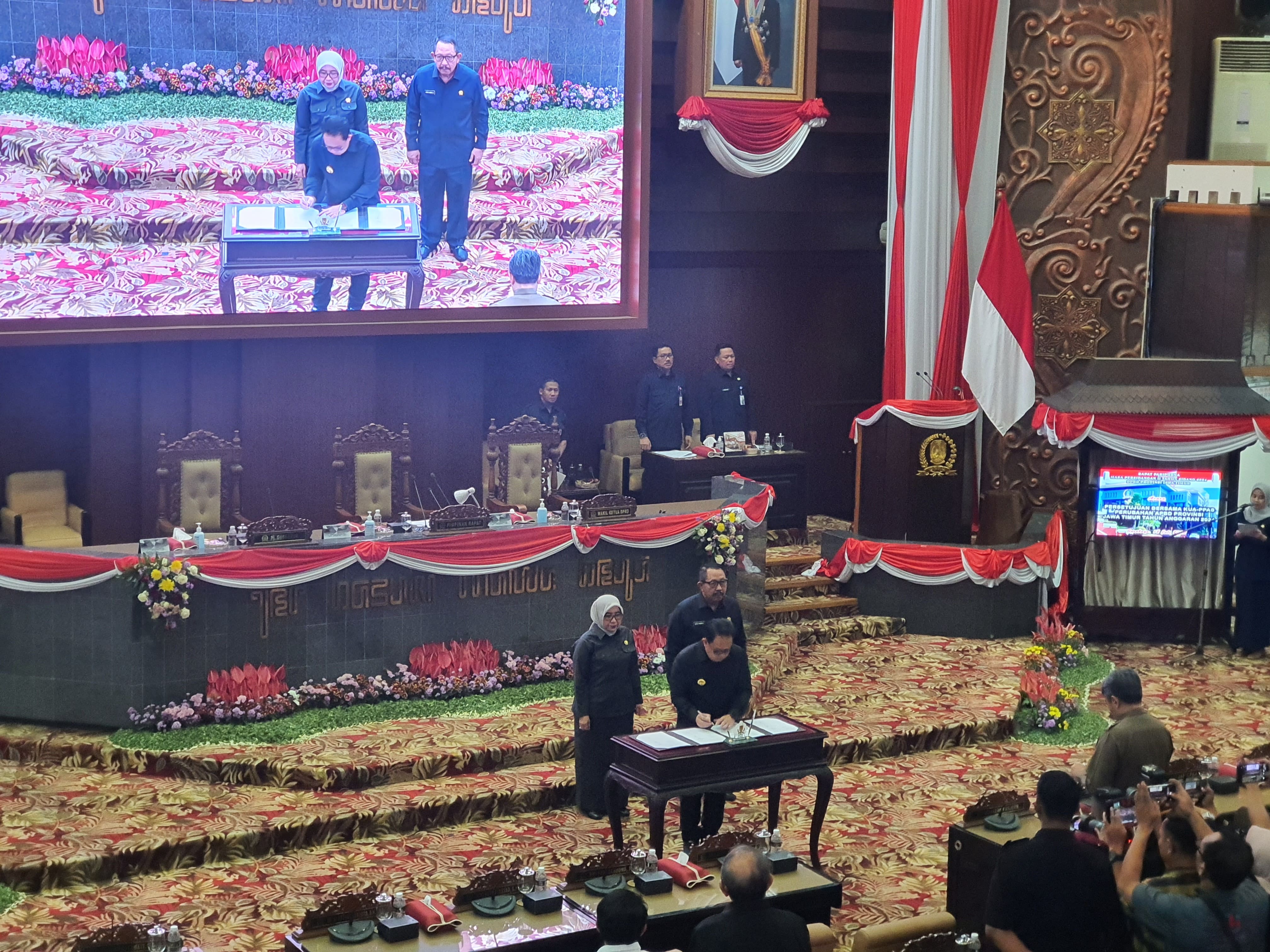 Nota Perubahan KUA PPAS APBD Jatim 2024 Disetujui Bersama Eksekutif dan Legislatif