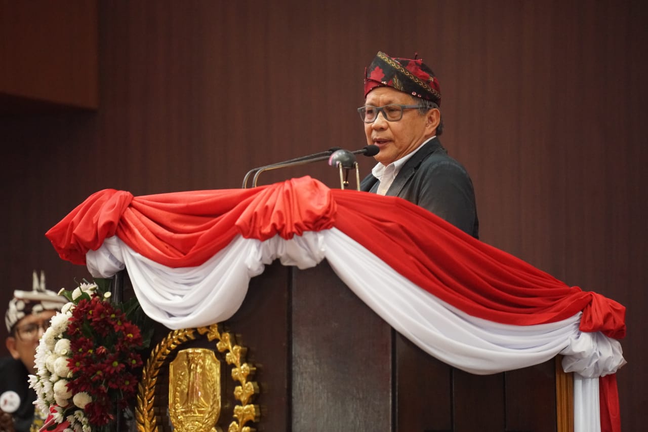 Rocky Gerung Sentil DPRD Jatim: Tuntaskan Masalah, Bukan Cuma Kunjungan Formalitas