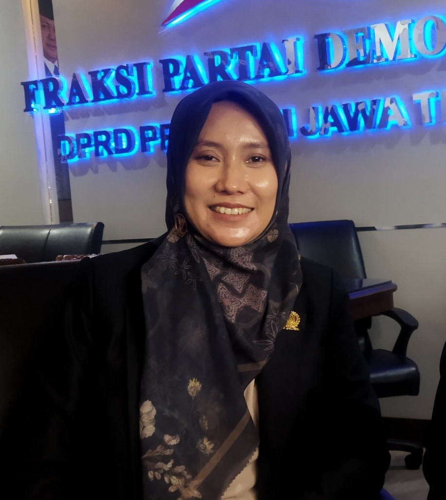 Wakil Ketua DPRD Provinsi Jatim dari partai Demokrat, Sri Wahyuni.S.Kep.Ns.