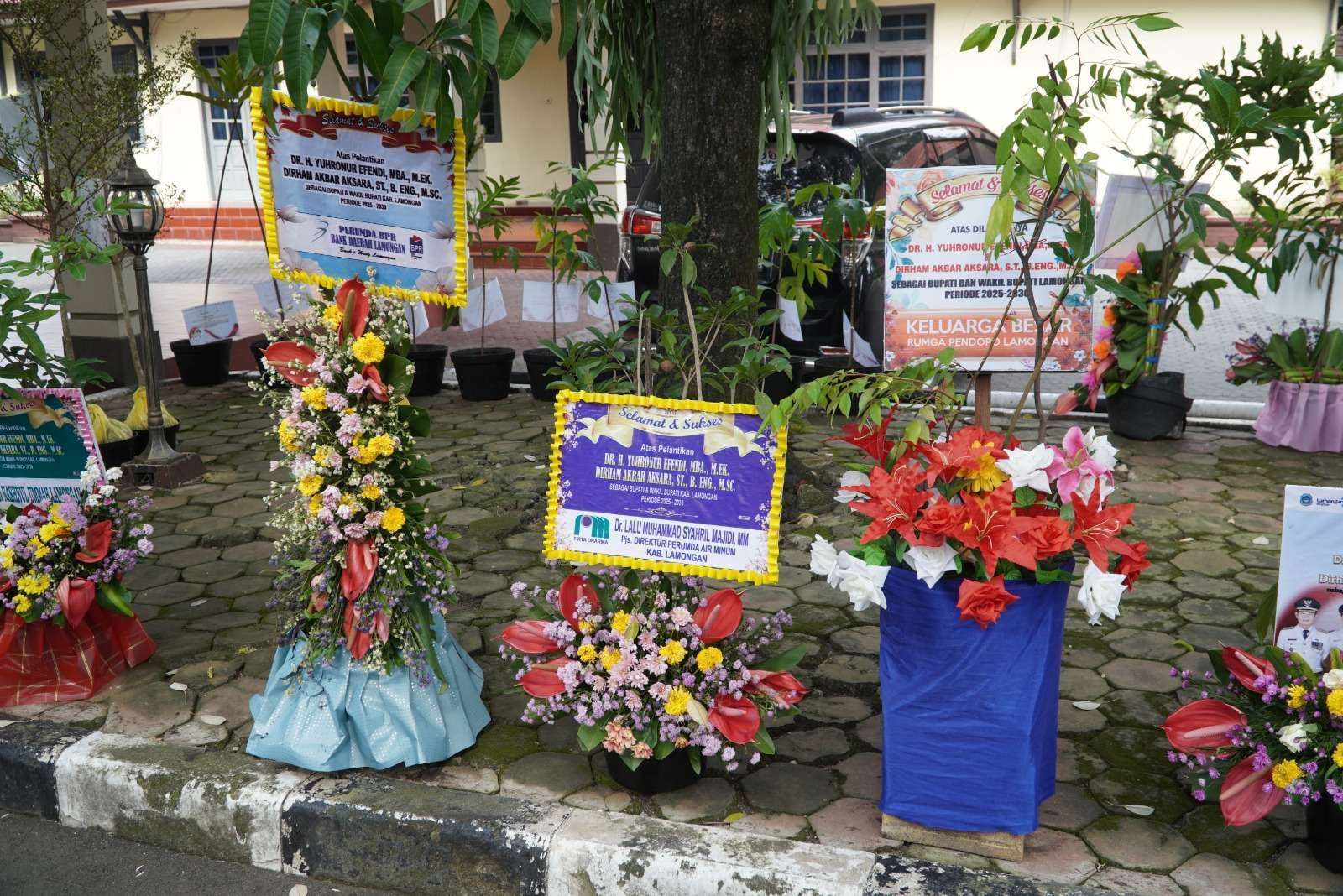 Dewan Jatim Apresiasi Larangan Bunga Papan Diganti Bibit Pohon