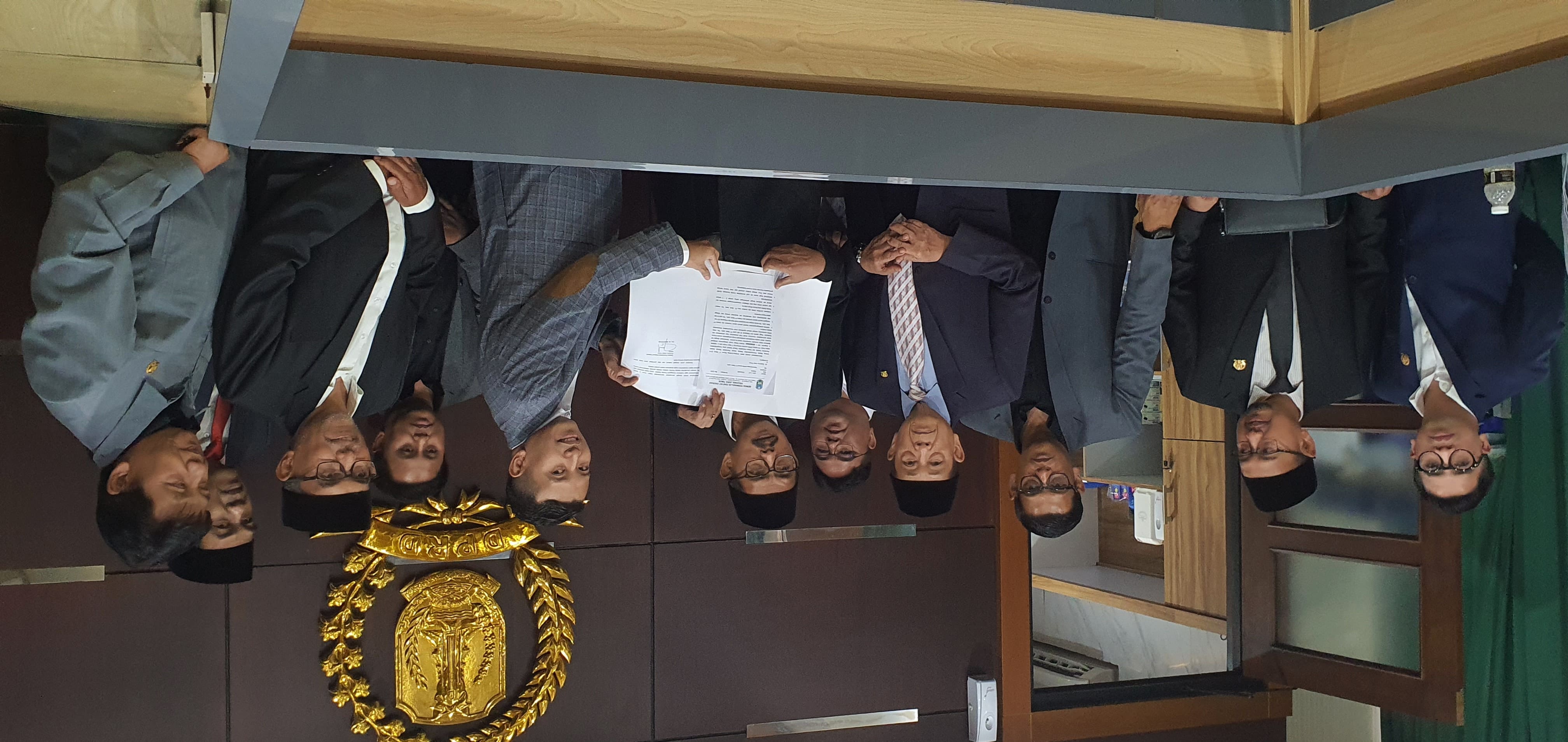 Ketua dan anggota Komisi C bersama Ketua DPRD Jatim, Musyafak Rouf