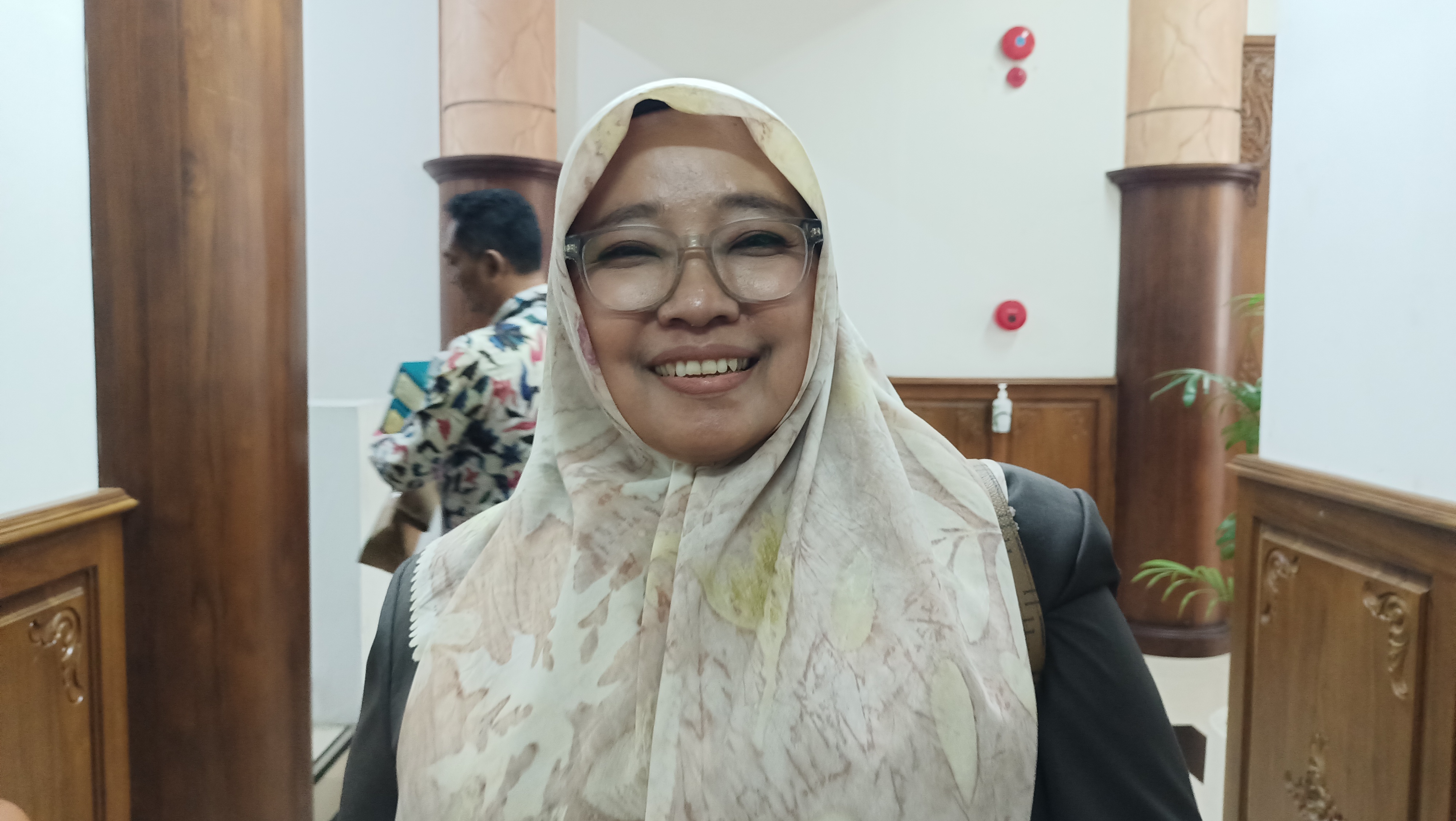 Wakil ketua komisi E  DPRD provinsi Jawa Timur Hikmah Bafaqih
