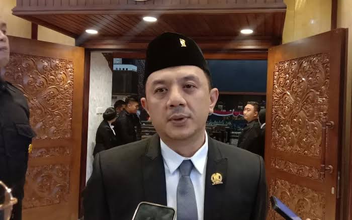 Soroti antrian ambil PIN SPMB SMA/SMK, Wakil Ketua DPRD Jatim Deni Wicaksono: Kinerja di sektor pendidikan masih belum optimal