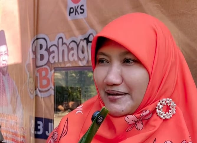 Hj. Lilik Hendarwati, Ketua Fraksi PKS DPRD Jatim/Anggota DPRD Jatim Dapil Surabaya