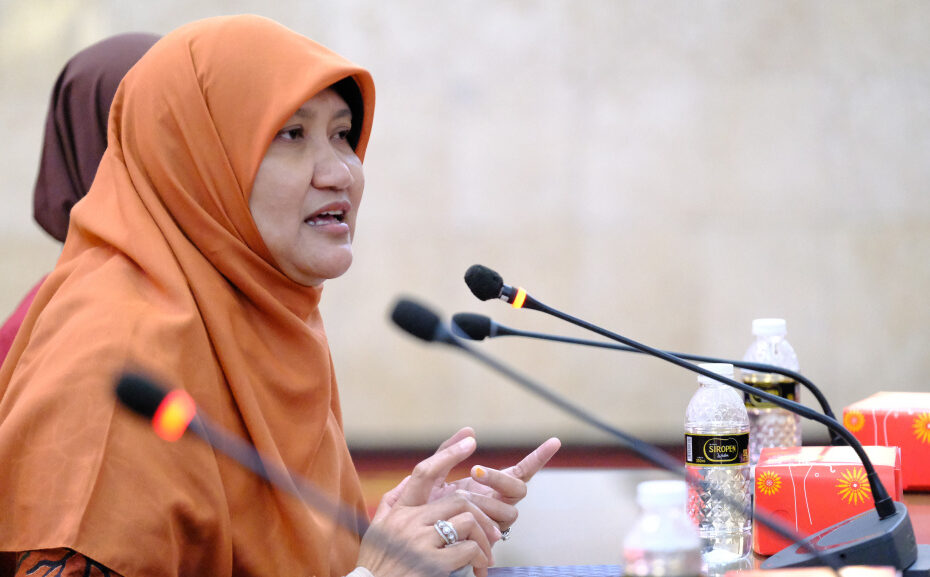 Juru Bicara Pansus, Hj. Lilik Hendarwati