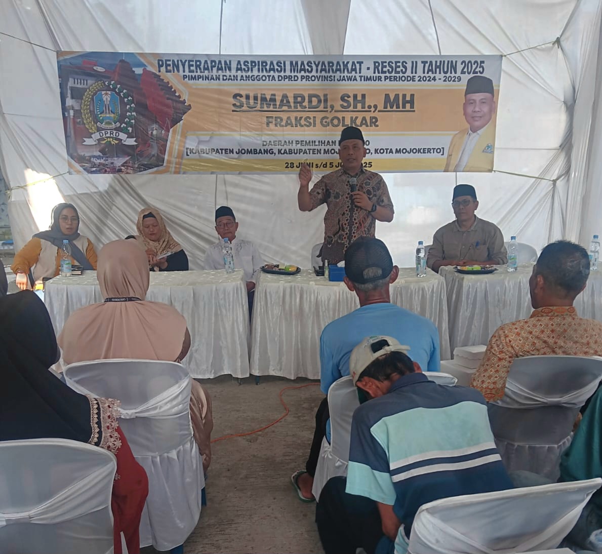 Warga  Gudo Kabupaten Jombang sampaikan persoalan Pupuk dan keberadaan RTH pada anggota DPRD Jatim Sumardi