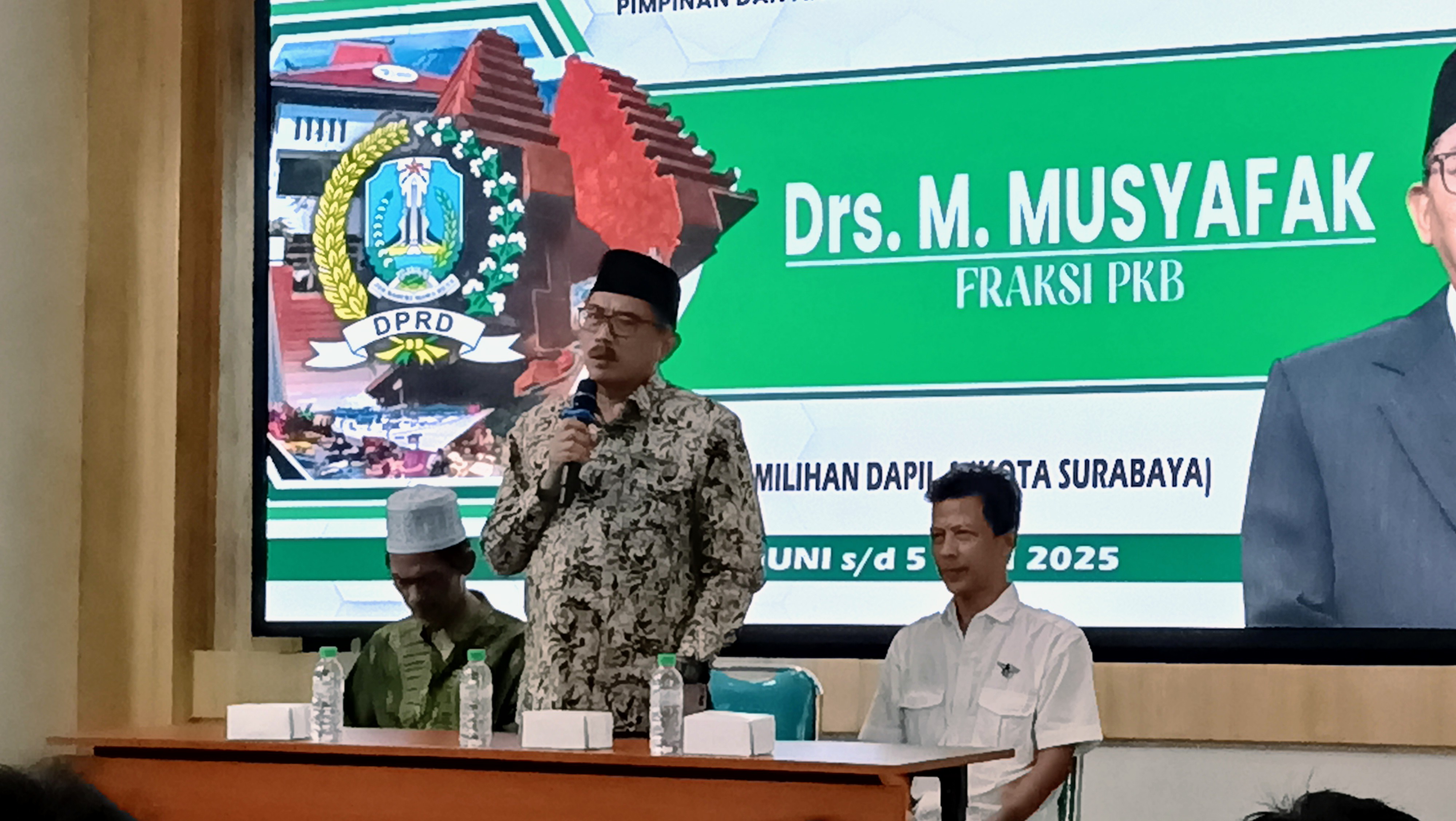 Ketua DPRD Provinsi Jawa Timur, Drs. M. Musyafak, dalam kegiatan reses