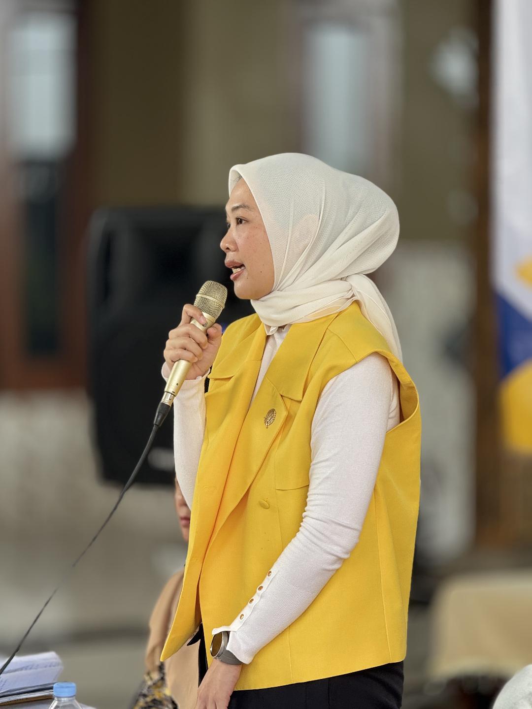 Anggota DPRD Jawa Timur dari Fraksi Partai Golkar, Aulia Hany Mustikasari,  dalam kegiatan Reses
