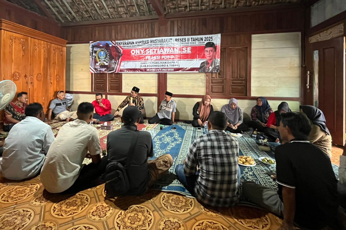 Anggota DPRD Jatim dari Daerah Pemilihan (Dapil) Bojonegoro-Tuban, Ony Setiawan dalam kegiatan reses