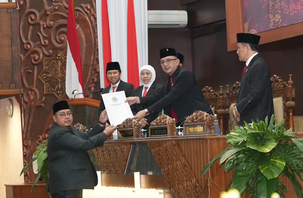 Juru Bicara Fraksi PKB, Abdullah Muhdi, dalam Rapat Paripurna DPRD Jatim