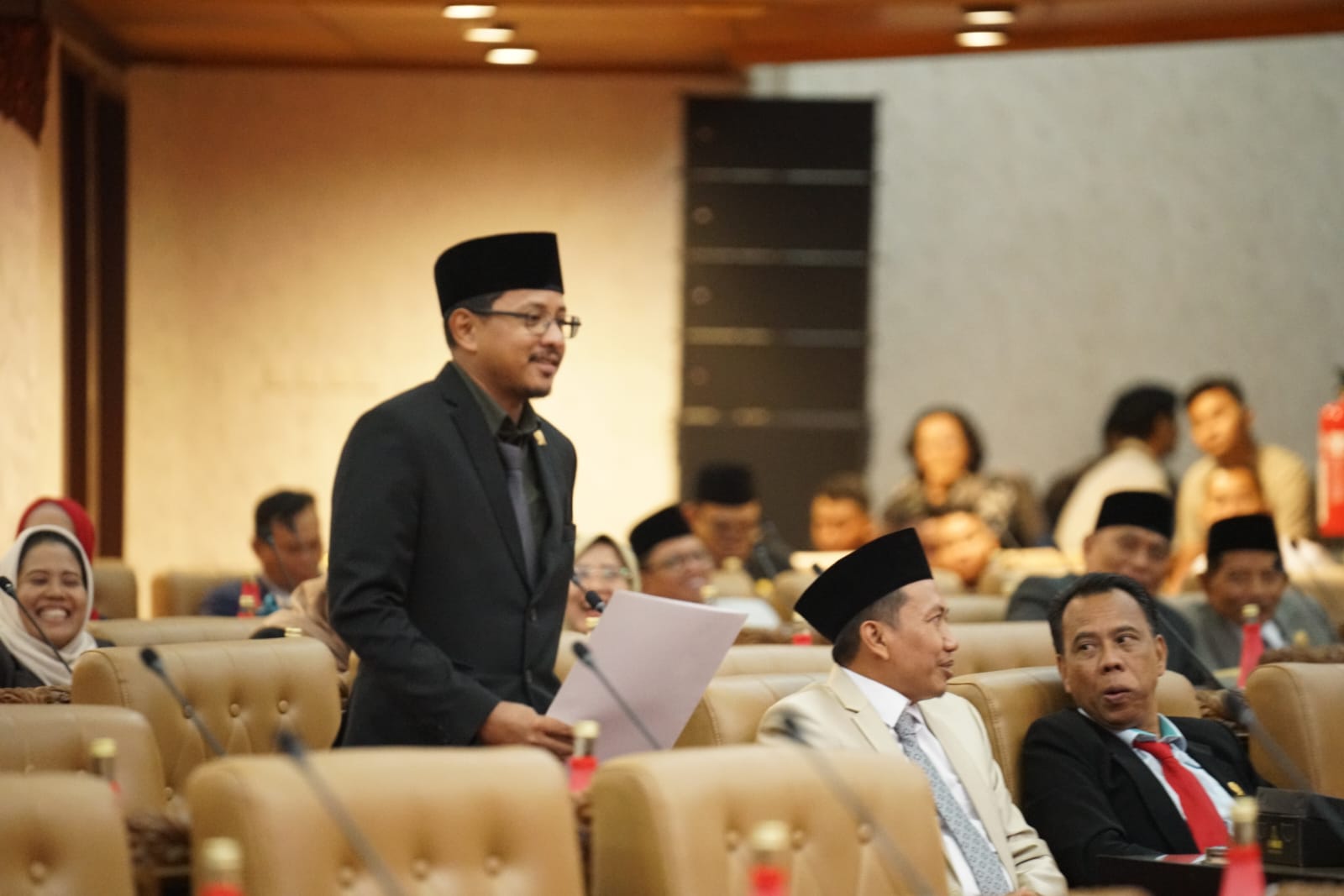 juru bicara Fraksi NasDem, H. Mohammad Nasih Aschal