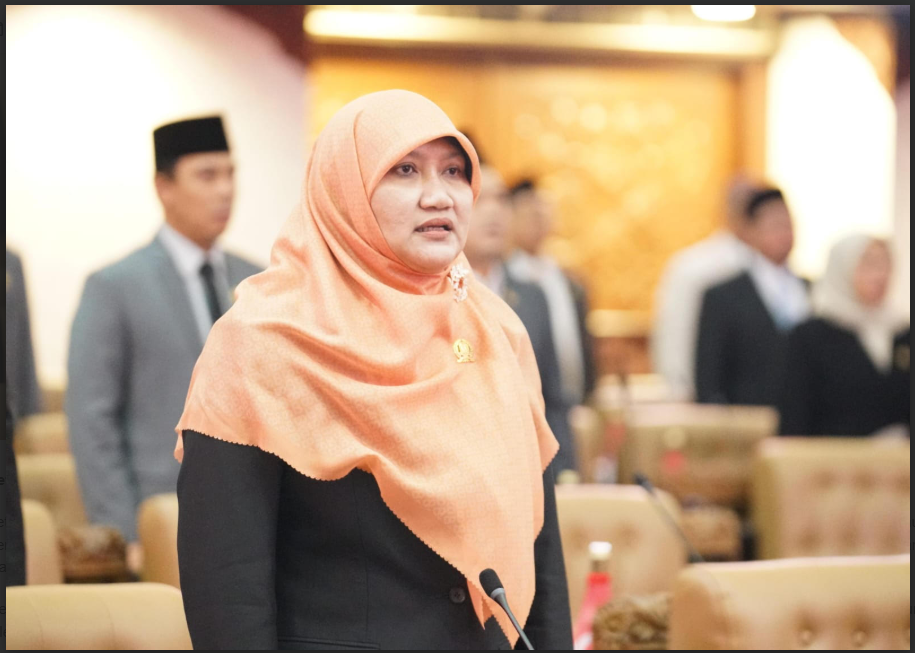 Ketua Fraksi PKS DPRD Jawa Timur, Lilik Hendarwati