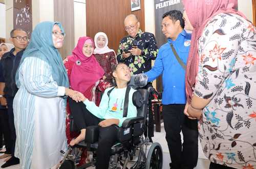 Komisi E DPRD Jatim Tinjau Sekolah Rakyat Terintegrasi 2 Banyuwangi, Serahkan Bantuan Sosial untuk Siswa dan Masyarakat