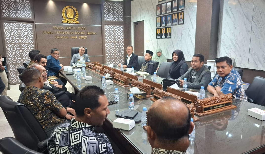 Ketua Fraksi Golkar Pranaya saat menerima audiensi pengurus HIPPI (Foto: RRI/Anik)