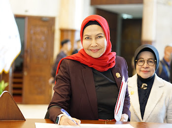 Dewanti Rumpoko memberikan pernyataan terkait pertemuan dengan Dishub berkenaan dengan sosialisasi Trans Jatim Malang.