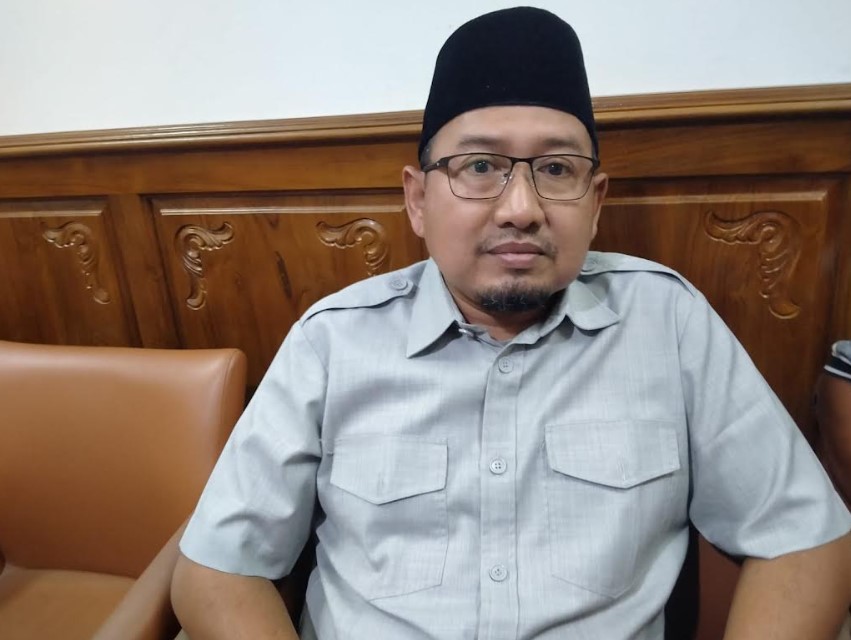 Hartono memberikan keterangan kepada media terkait upaya Komisi C DPRD Jatim membantu OPD meningkatkan serapan anggaran.