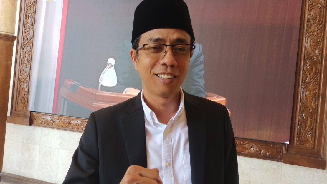Ketua Fraksi PKB DPRD Jawa Timur, Fauzan Fuadi, saat menyampaikan pandangan fraksi terkait refleksi pembangunan dalam momentum HUT ke-80 Pemprov Jatim di Surabaya, Senin (06/10/2025).