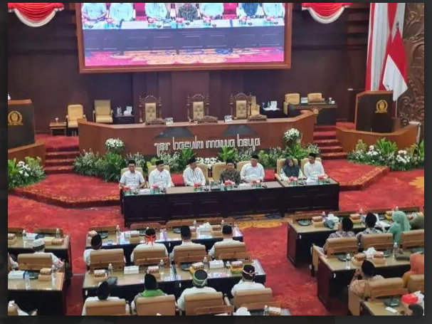 Ribuan ASRI Demo Tayangan Trans7 di DPRD Jatim