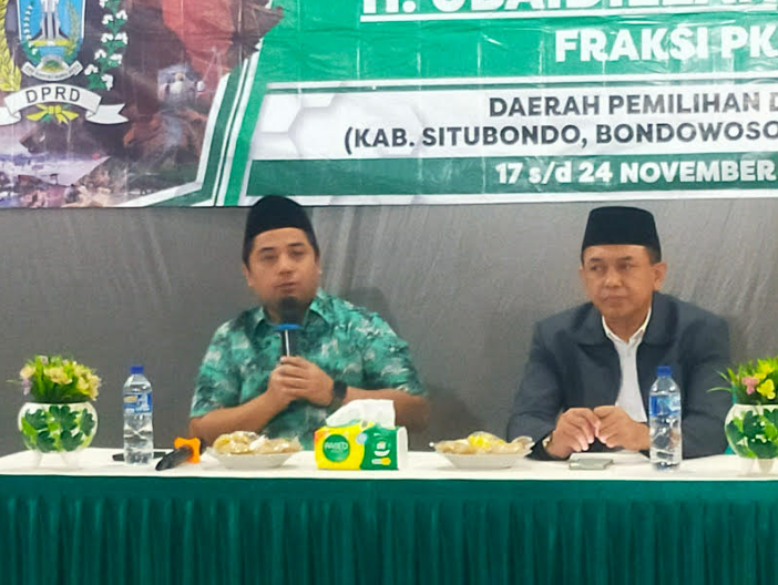 Anggota DPRD Jawa Timur, Ubaidillah, saat berdialog dengan warga Banyuwangi dalam reses masa sidang 2025.