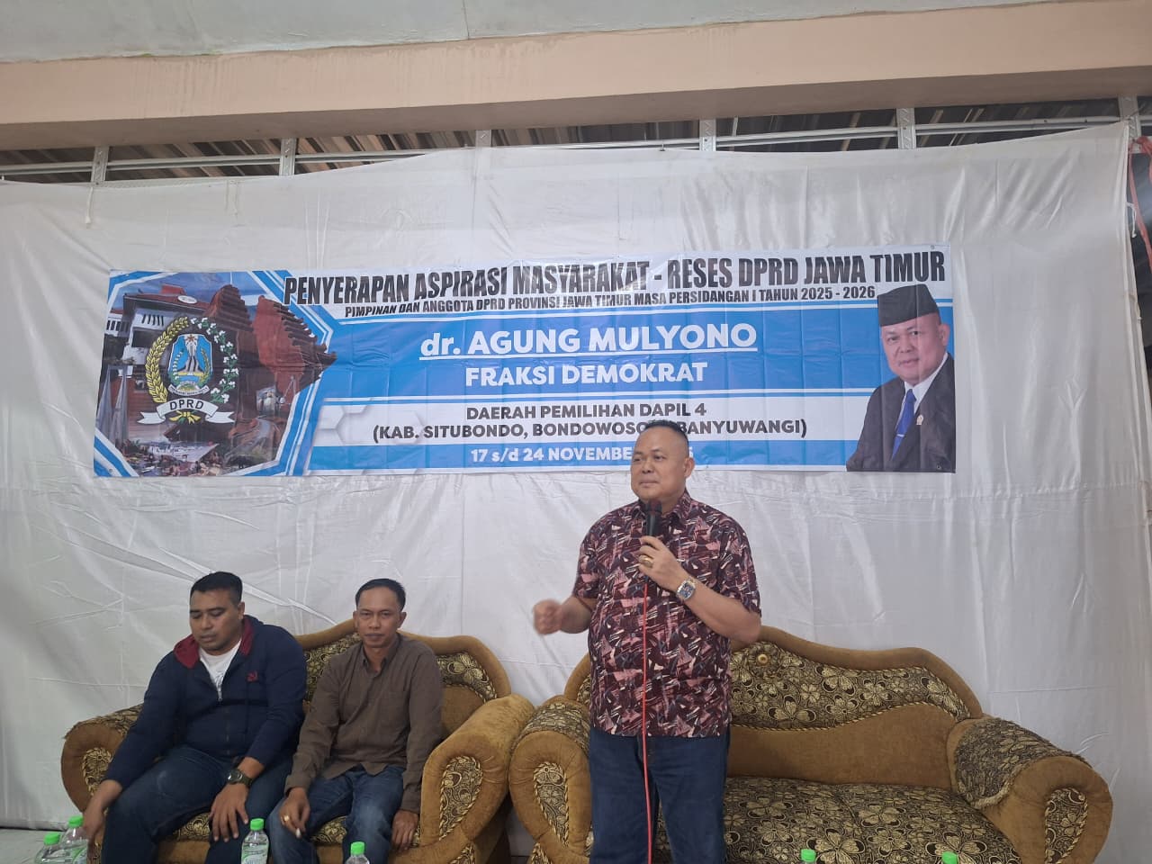 Agung Mulyono memberikan keterangan mengenai kegiatan Gebyar Musik Daerah sebagai upaya membangkitkan seniman dan UMKM Banyuwangi.