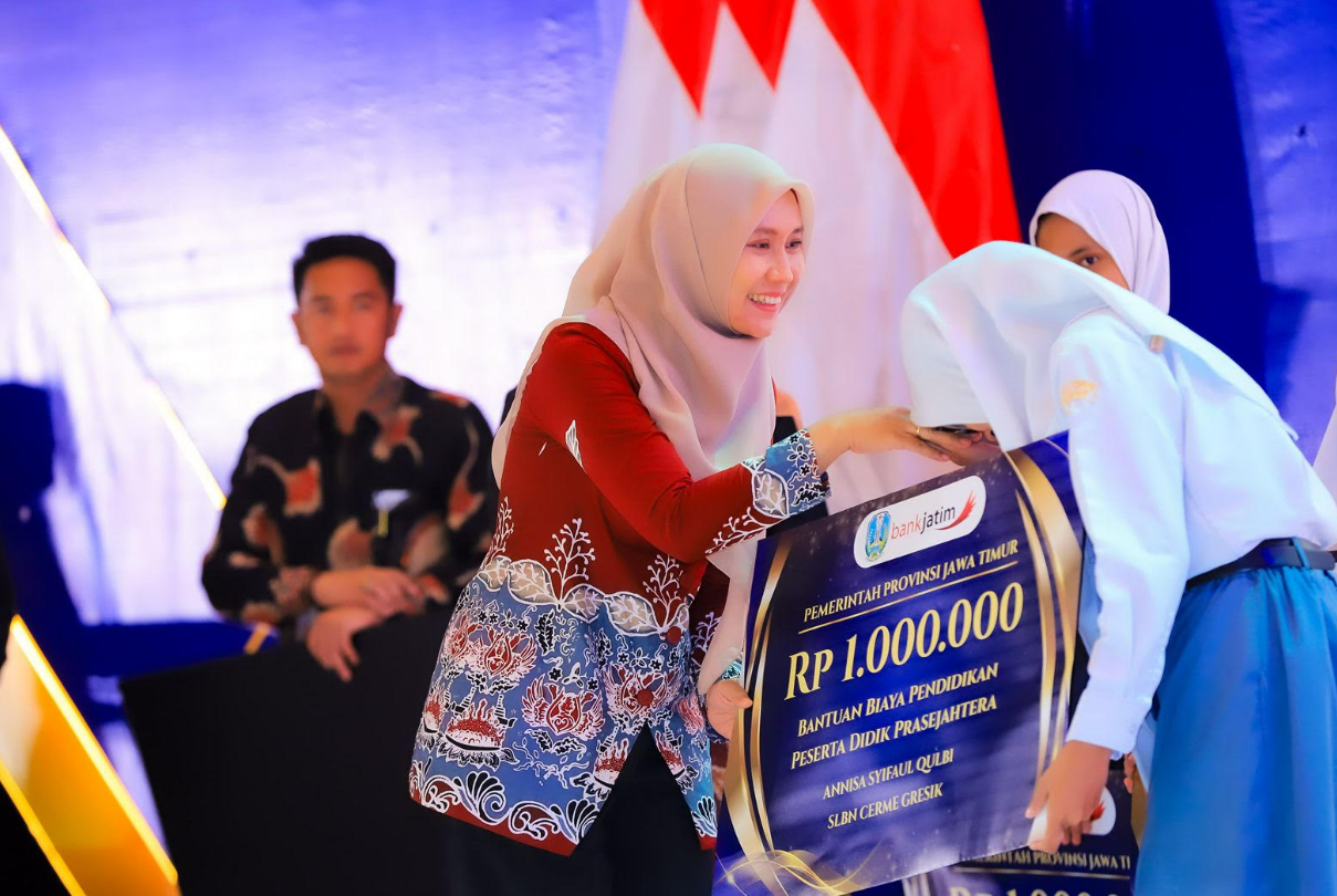 Sri Wahyuni Apresiasi Program Rp48 Miliar Khofifah: Jangan Sampai Ada Anak Putus Sekolah