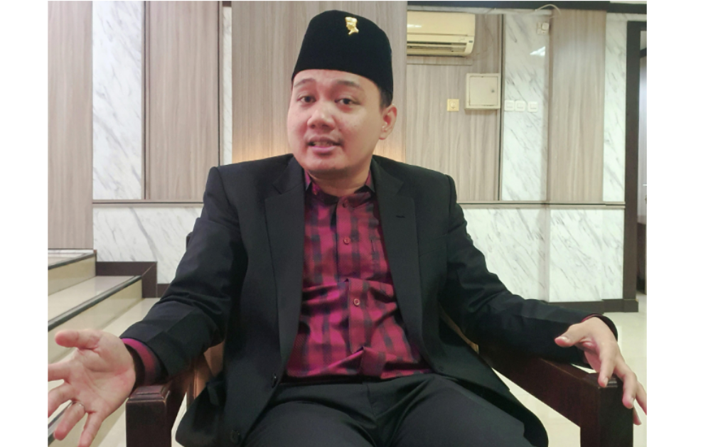 Anggota Fraksi PDI Perjuangan DPRD Jawa Timur Fuad Benardi saat mengikuti agenda penguatan fungsi pengawasan DPRD terhadap pengelolaan BUMD daerah.