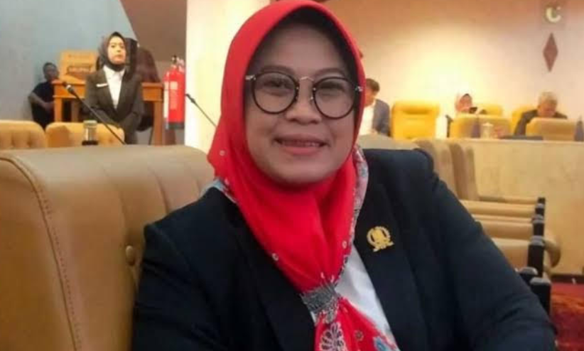Anggota Fraksi PDI Perjuangan DPRD Jawa Timur Wiwin Sumrambah saat menyampaikan pandangan terkait penguatan program pertanian untuk menjaga NTP petani.