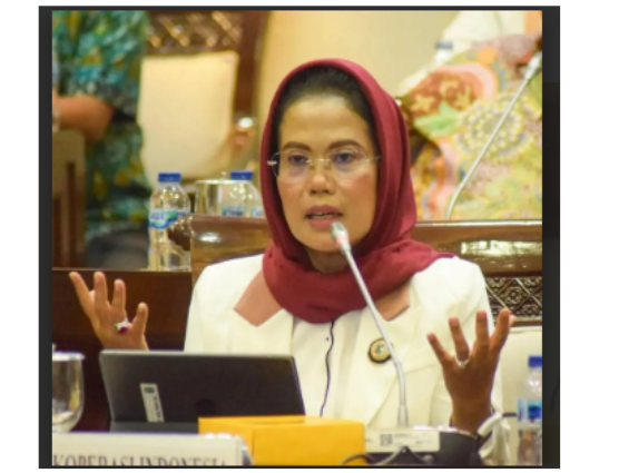 Anggota Fraksi PDIP DPRD Jawa Timur Sri Untari Bisowarno saat menyampaikan pentingnya kurikulum siaga bencana di sekolah.