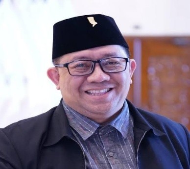 Ketua Bapemperda DPRD Jawa Timur, Yordan M. Batara-Goa, menyampaikan target 12 Perda dalam Propemperda 2026 di Surabaya, Kamis (19/02/2026).