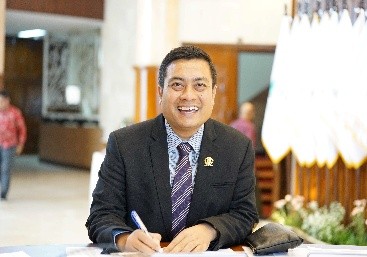 Anggota Komisi E DPRD Jawa Timur, Puguh Wiji Pamungkas, menyampaikan pandangan terkait peningkatan janda usia sekolah dan perlunya pengetatan regulasi dispensasi nikah di Jatim.