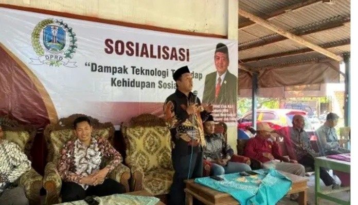 Gelar Sosialisasi, Budiono Ingatkan Dampak Medsos Bagi Warga Tuban