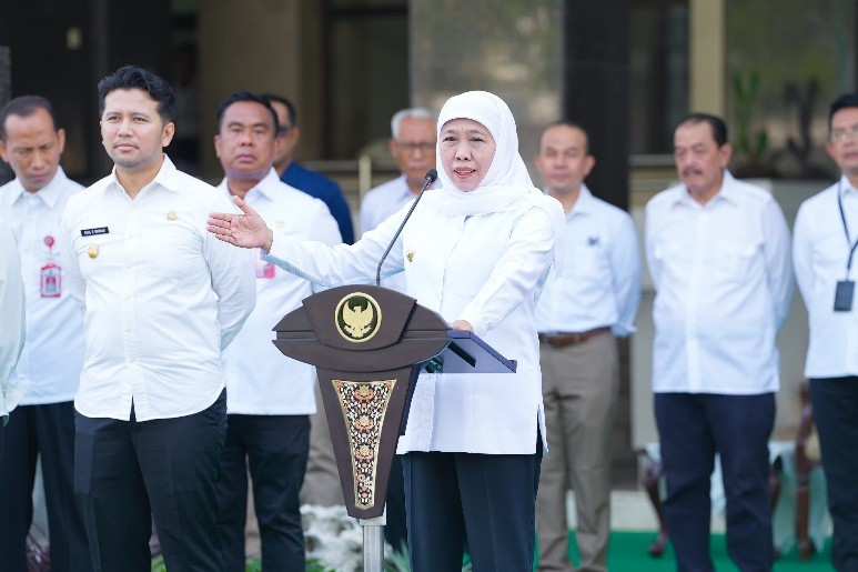 Apel hari pertama masuk kerja pasca Lebaran, Gubernur Khofifah nyatakan mulai April depan ASN Pemprov Jatim akan diberlakukan WFH