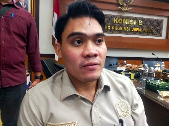 Anggota Komisi E DPRD Jawa Timur, Cahyo Harjo Prakoso, saat menyampaikan pentingnya revisi Perda Disabilitas untuk pemberdayaan difabel.