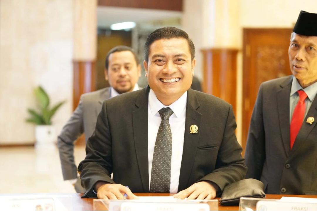 Puguh Wiji Pamungkas menegaskan sektor kesehatan dan pendidikan harus dikecualikan dari kebijakan WFH di Jawa Timur.