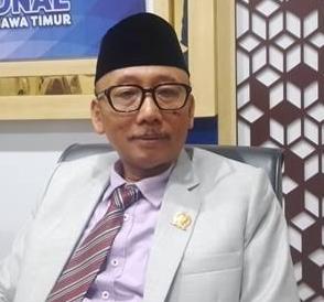 Suli Da’im menyampaikan dukungan terhadap kebijakan pembatasan penggunaan gadget di sekolah untuk melindungi pelajar.