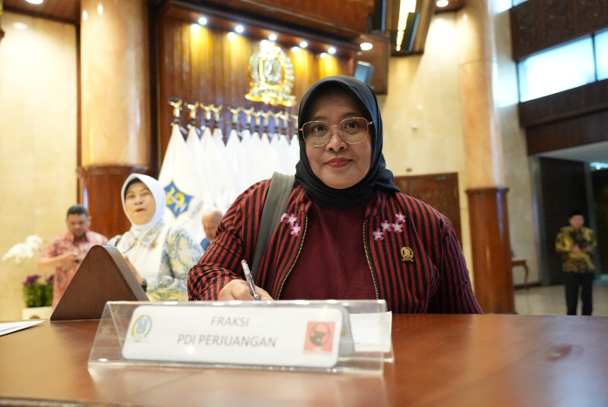 Fraksi PDIP Soroti Sejumlah Persoalan Kinerja dan dalam LKPJ Gubernur Jatim 2025