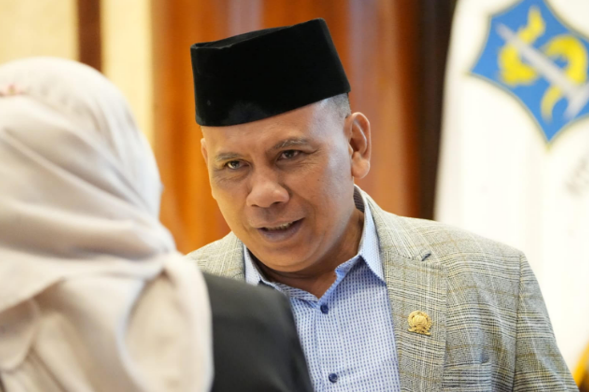 Anggota Komisi A DPRD Jawa Timur, Sumardi, menyoroti pentingnya efisiensi anggaran ASN berbasis kinerja di tengah tingginya jumlah aparatur sipil negara di Jawa Timur.