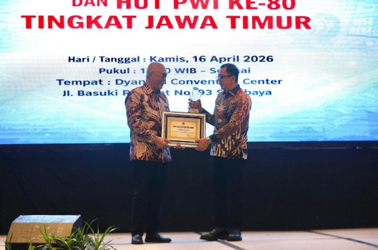 Jaga Integritas dan Kemitraan Pers, Pimpinan DPRD Jatim Raih Penghargaan PWI