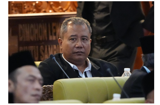 Anggota Komisi D DPRD Jawa Timur, Siadi, menyoroti tingginya risiko kecelakaan di perlintasan sebidang kereta api di Jawa Timur.
