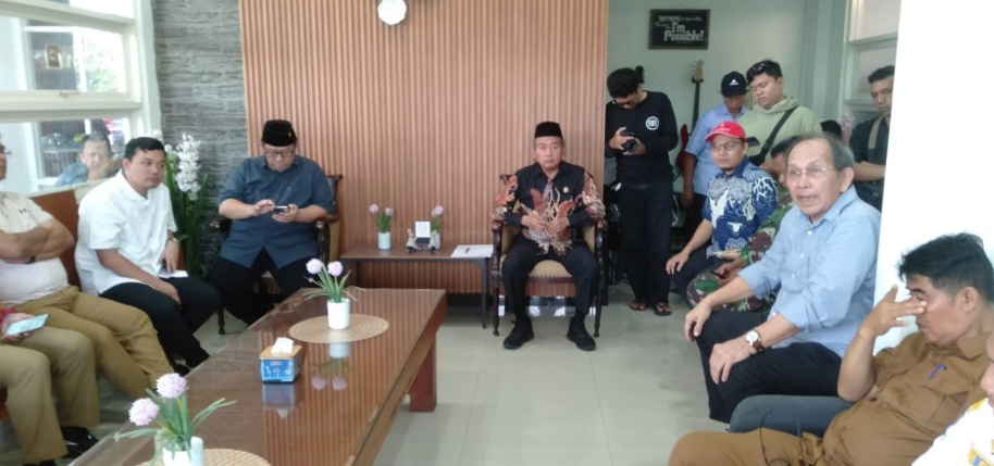 Komisi A DPRD Jatim minta Pemprov segera serahkan lahan di jalan Pandugo untuk Jalan Umum