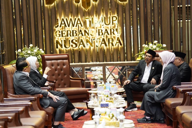 Ketua DPRD Jatim, M. Musyafak, saat memberikan keterangan terkait penguatan pengawasan keuangan daerah bersama BPK RI.