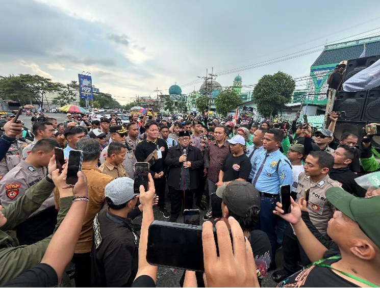 Dobrak Kepung DPRD Jatim, Desak Perda Ojol dan Sanksi Blokir Aplikator