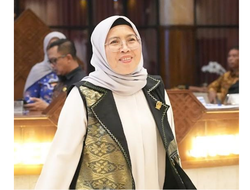 Ro'aitu Nafif Laha, anggota Komisi B DPRD Jawa Timur dari Fraksi Gerindra, mendukung kebijakan Presiden Prabowo dalam penurunan harga pupuk subsidi untuk memperkuat ketahanan pangan nasional.