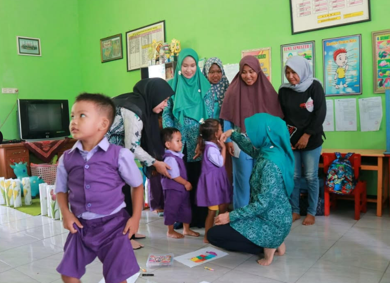 Wakil Ketua DPRD Jawa Timur, Sri Wahyuni, mengajak masyarakat memperkuat peran Posyandu dalam menekan angka stunting dan meningkatkan kesehatan ibu serta anak.
